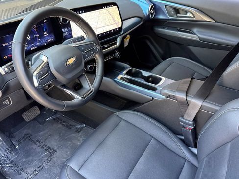 Used 2024 Chevrolet Equinox EV LT FWD image 11