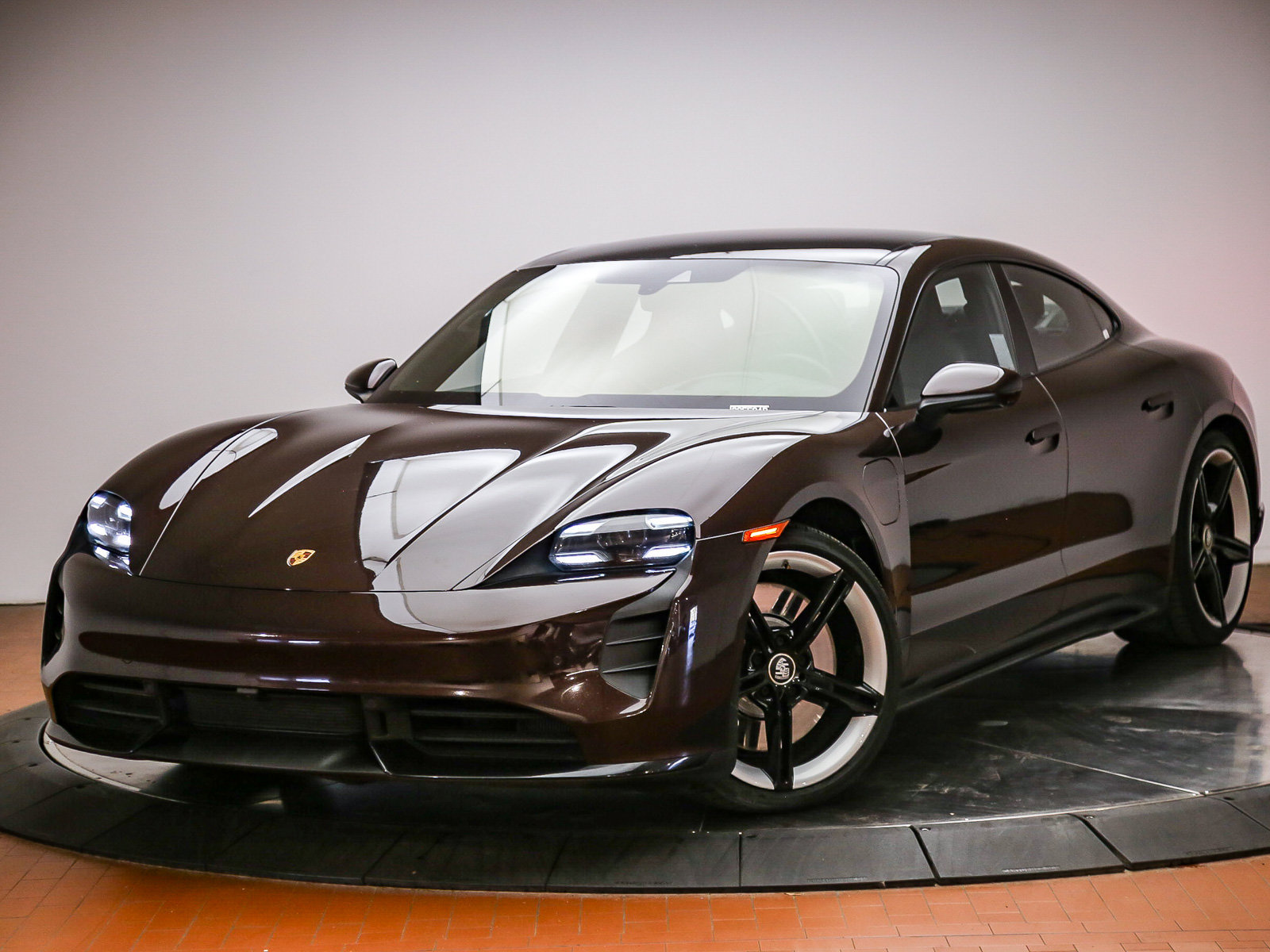 Certified 2021 Porsche Taycan Turbo AWD/4WD image 1
