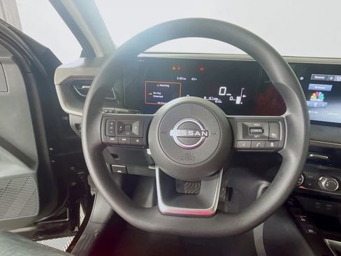 Used 2025 Nissan Kicks SV FWD image 8