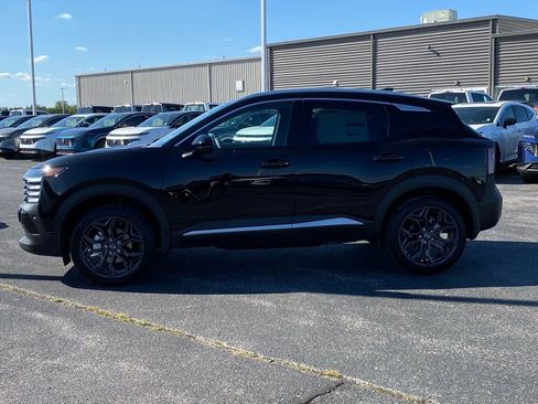 New 2025 Nissan Kicks SR image 7