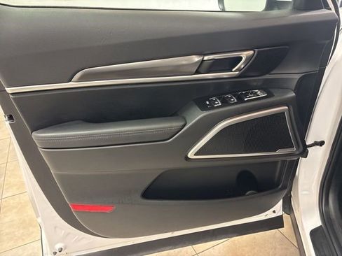 Used 2024 Kia Telluride S FWD image 13