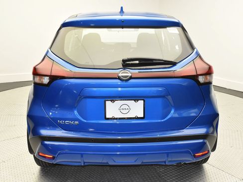 Certified 2025 Nissan Kicks Play S FWD image 6