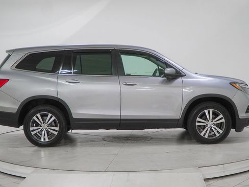 Used 2018 Honda Pilot EX image 16