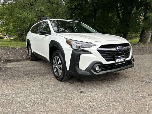 Certified 2025 Subaru Outback Premium AWD/4WD image 2