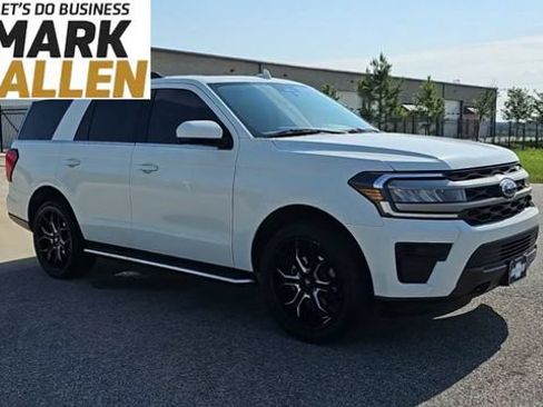 Used 2023 Ford Expedition XLT AWD/4WD image 2