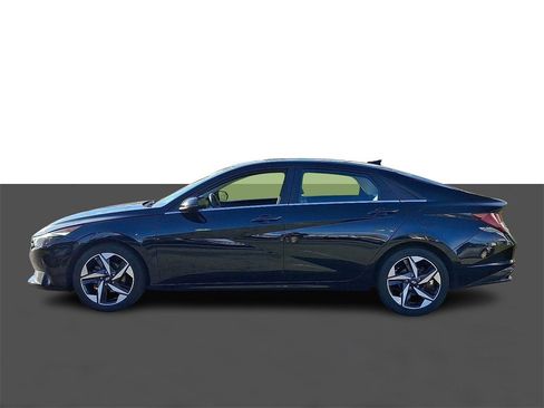 Used 2023 Hyundai Elantra Limited image 4