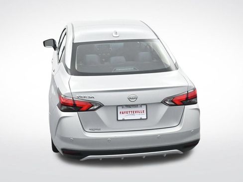 Used 2025 Nissan Versa SV FWD image 27