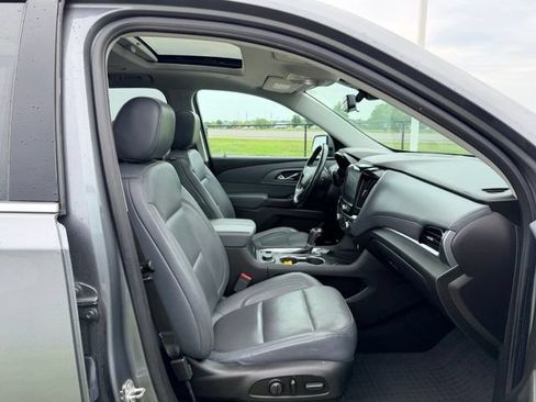 Used 2019 Chevrolet Traverse Premier w/ LPO, Floor Liner Package AWD/4WD image 11