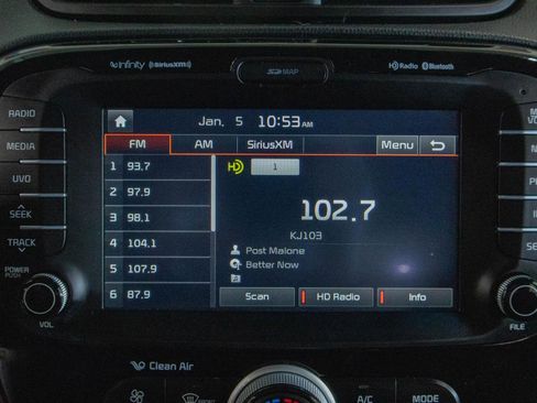 Used 2015 Kia Soul + w/ Audio Package image 9