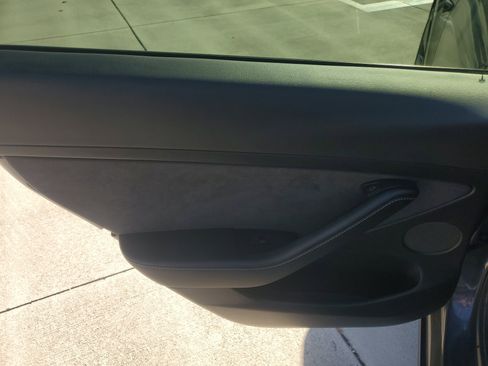 Used 2021 Tesla Model 3 Standard Range Plus image 18