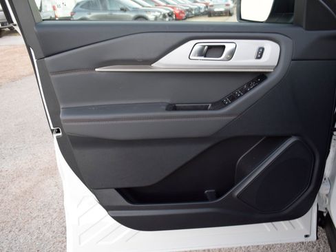 New 2026 Ford Explorer Active image 19