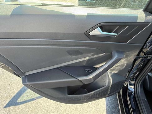 Certified 2023 Volkswagen Jetta SE FWD image 17