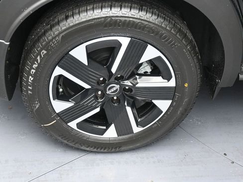 New 2026 Nissan Kicks SV w/ SV Premium Package AWD/4WD image 5