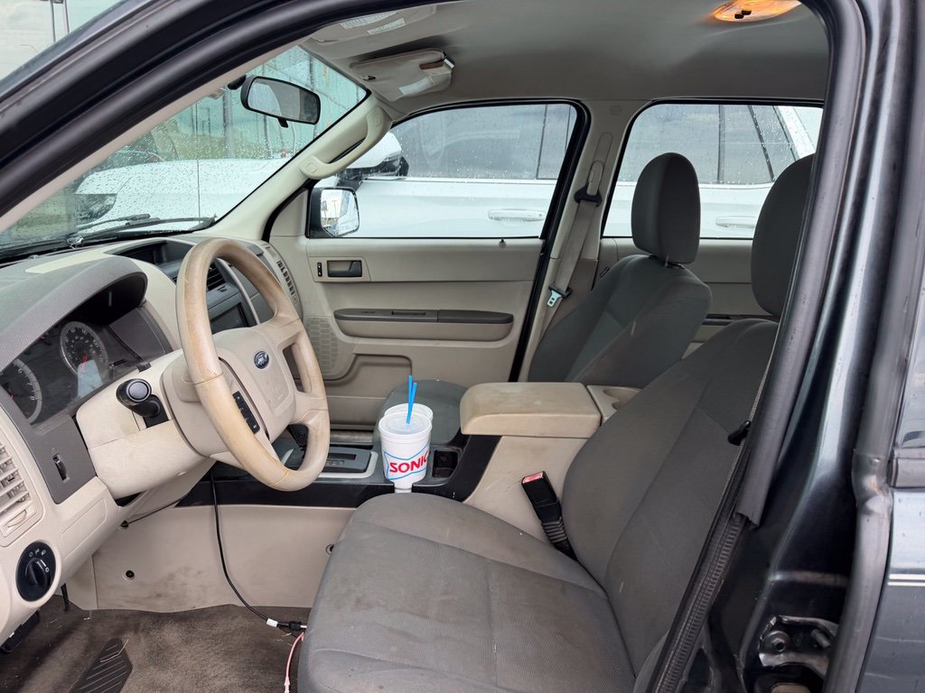 Used 2009 Ford Escape XLS FWD image 8