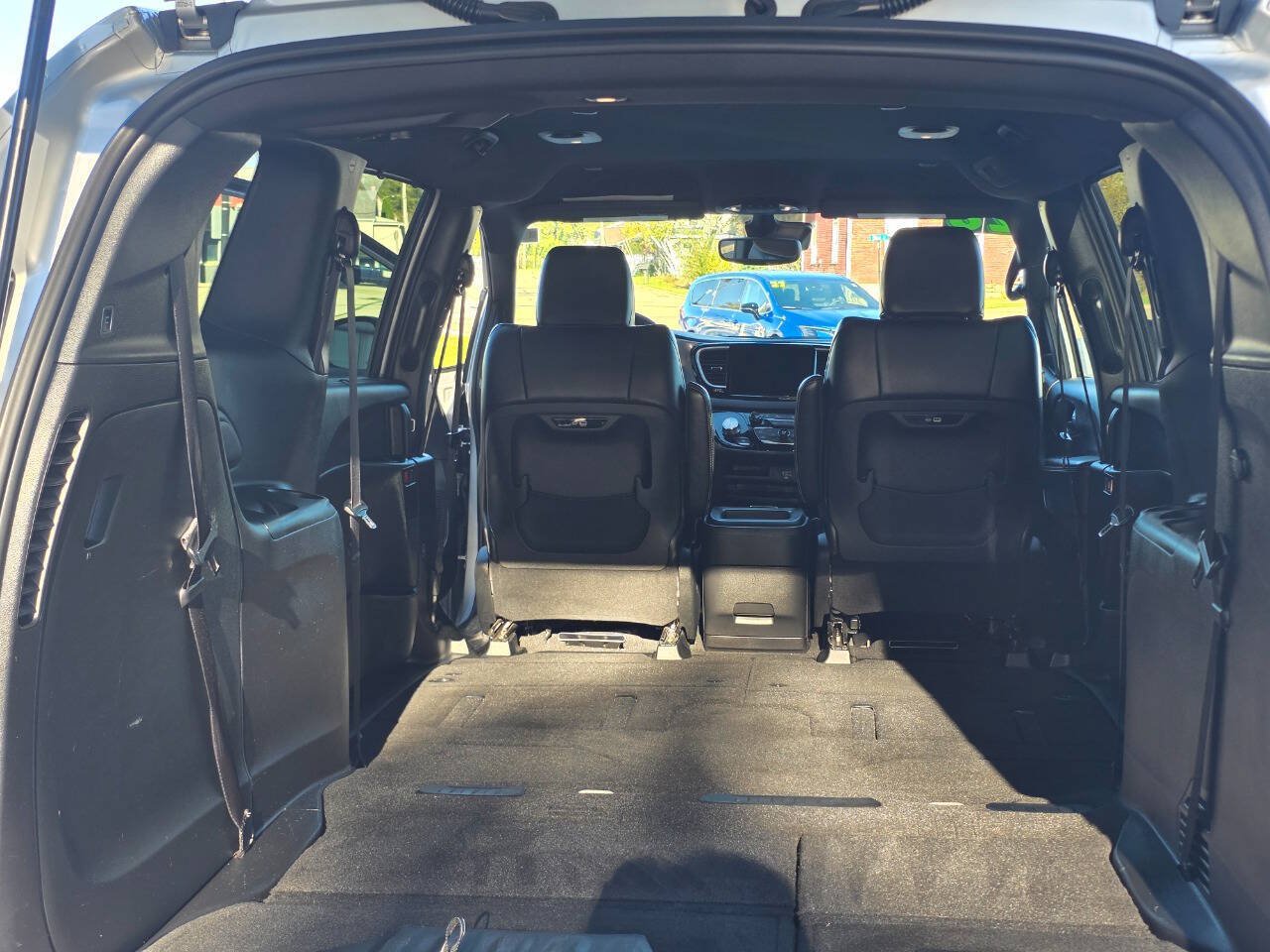 Used 2026 Chrysler Pacifica Select FWD image 16