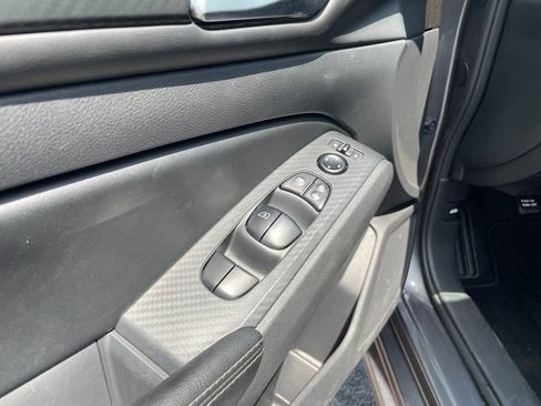 Used 2025 Nissan Altima 2.5 SV FWD image 11