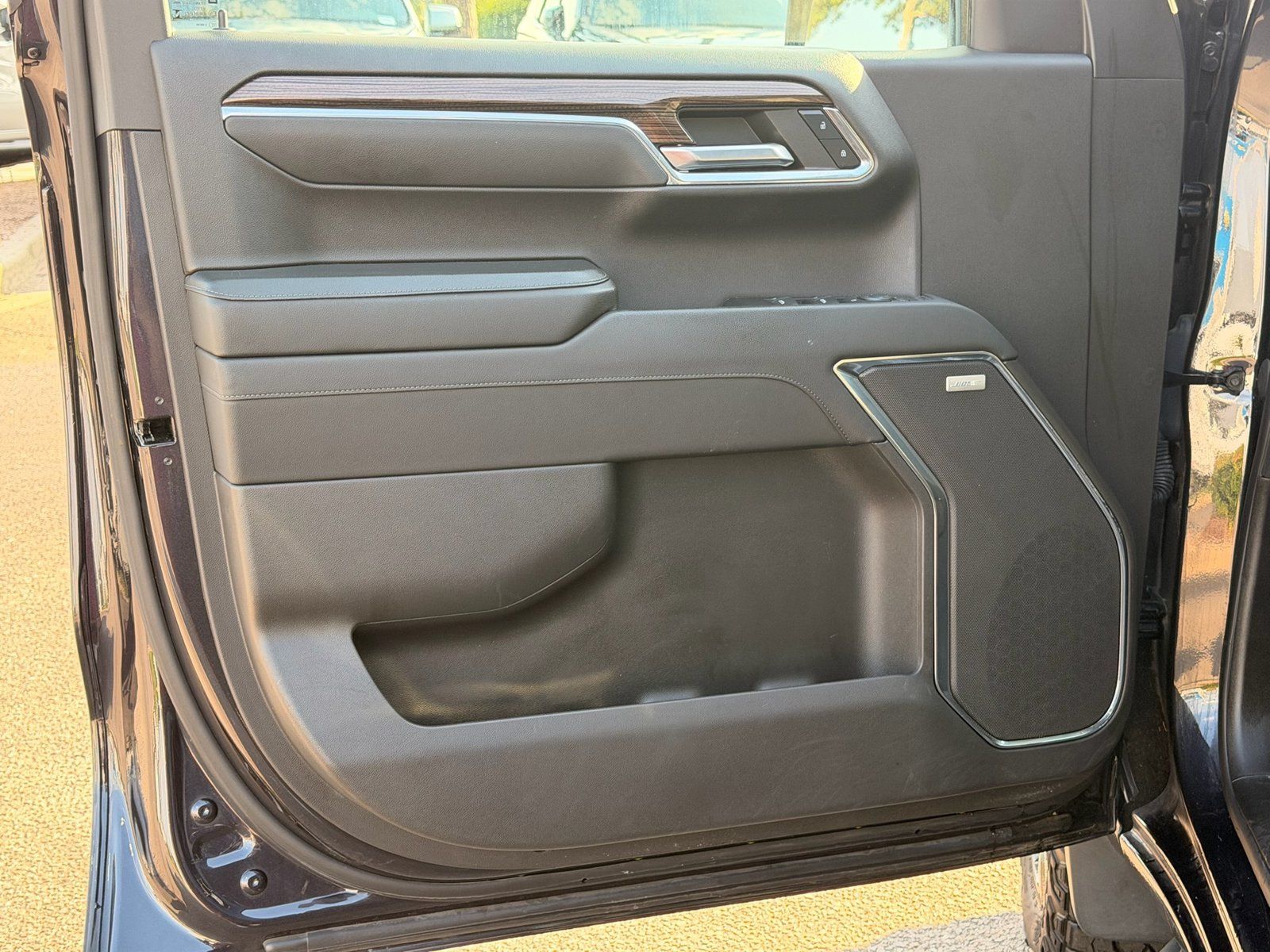 Used 2023 Chevrolet Silverado 1500 LT Trail Boss w/ LT Trail Boss Premium Package AWD/4WD image 16