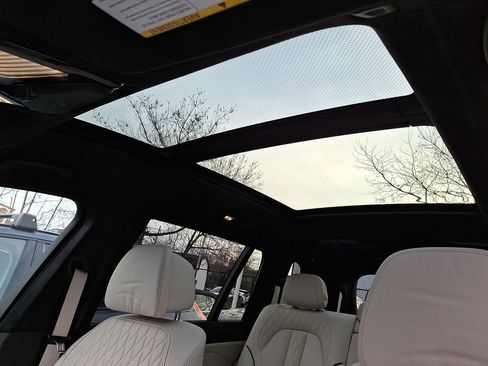 Certified 2024 BMW X7 xDrive40i w/ Executive Package AWD/4WD image 11
