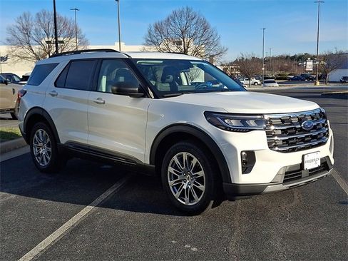 New 2026 Ford Explorer Active image 2