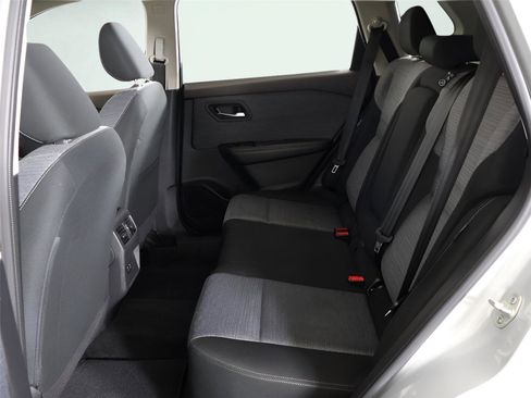 Used 2023 Nissan Rogue SV image 30