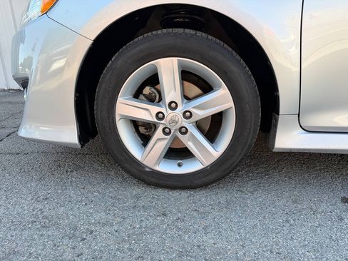 Used 2013 Toyota Camry SE FWD image 33