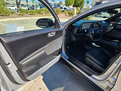 Used 2024 Hyundai Ioniq 6 SEL image 15