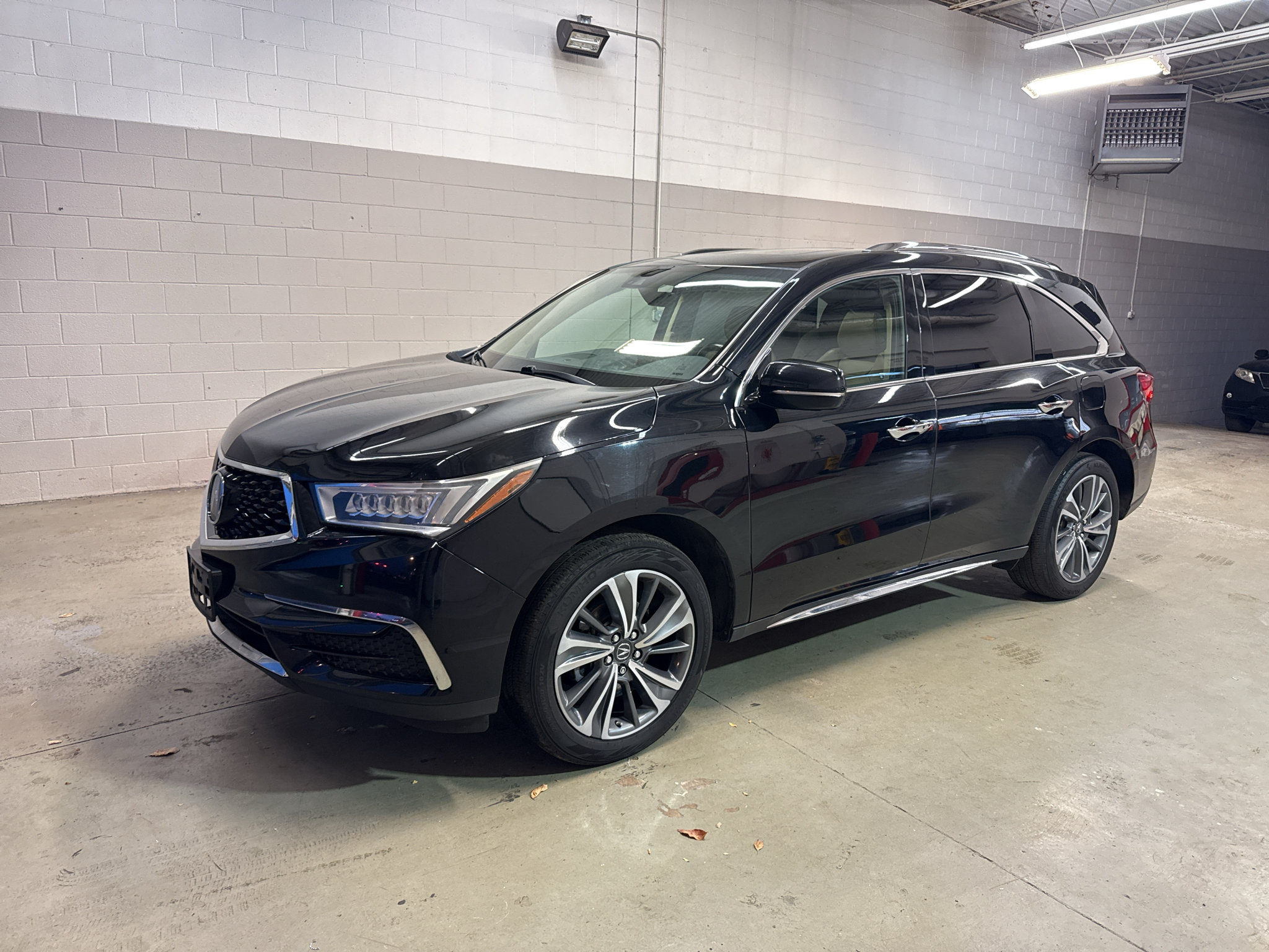Used 2019 Acura MDX w/ Technology Package AWD/4WD image 3
