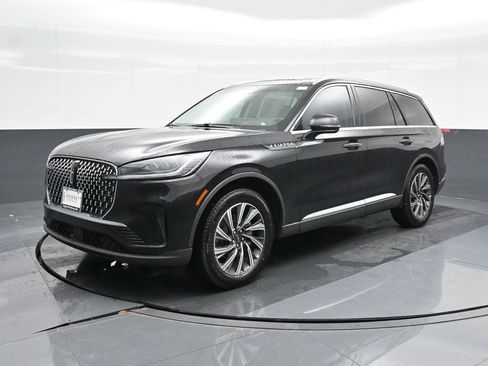 Used 2025 Lincoln Aviator 2WD w/ Equipment Group 101A image 22