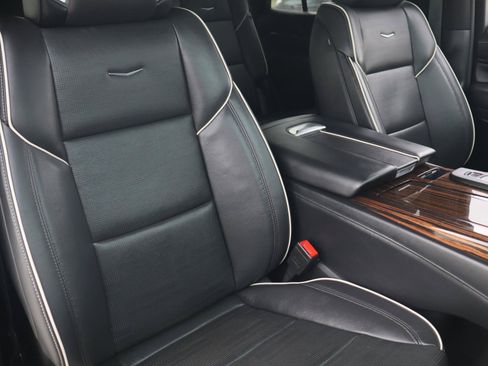 Used 2024 Cadillac Escalade Premium Luxury RWD image 23