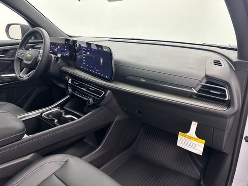 New 2026 Chevrolet Traverse LT w/ Sun and Wheel Package image 30