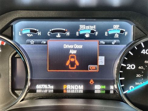 Used 2022 Ford F250 Platinum w/ FX4 Off-Road Package image 18