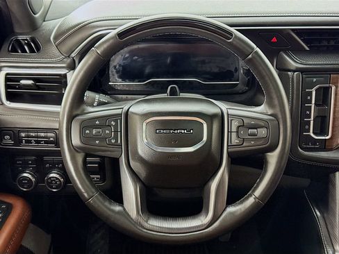 Used 2023 GMC Yukon XL Denali Ultimate image 14