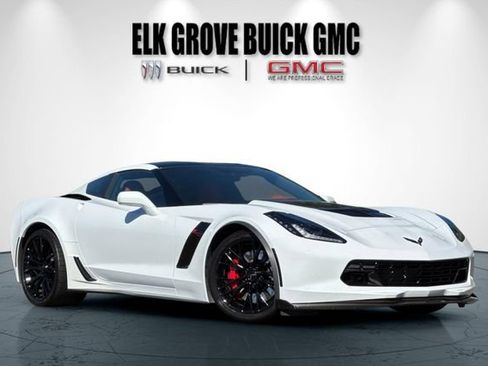 Used 2015 Chevrolet Corvette Z06 w/ 2LZ Preferred Equipment Group RWD image 2