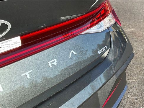 New 2025 Hyundai Elantra SEL image 9