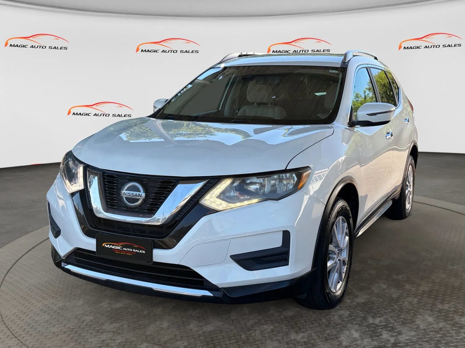 Used 2019 Nissan Rogue SV AWD/4WD image 1