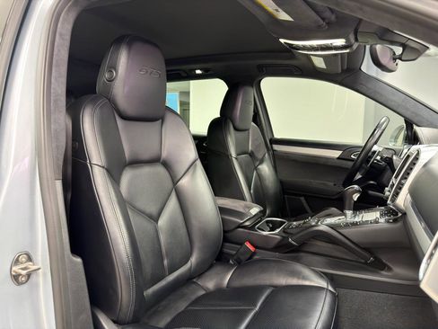 Used 2016 Porsche Cayenne GTS image 12