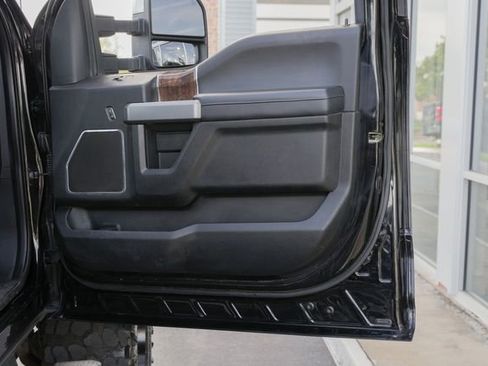 Used 2017 Ford F250 Platinum w/ Platinum Ultimate Package image 32