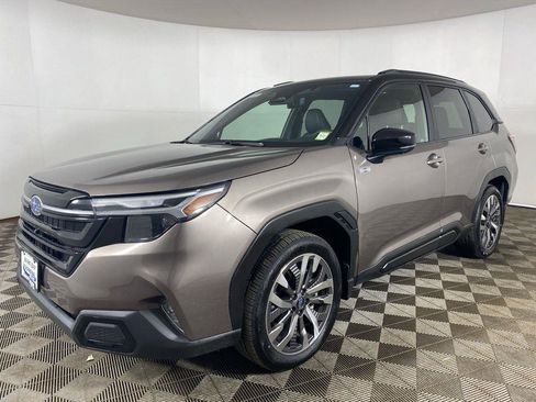 Used 2025 Subaru Forester Touring AWD/4WD image 11