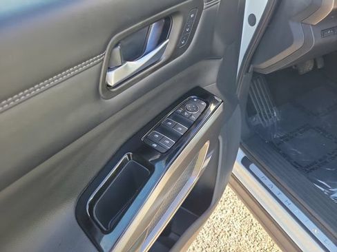 Used 2024 Nissan Pathfinder Platinum w/ Cargo Package FWD image 17
