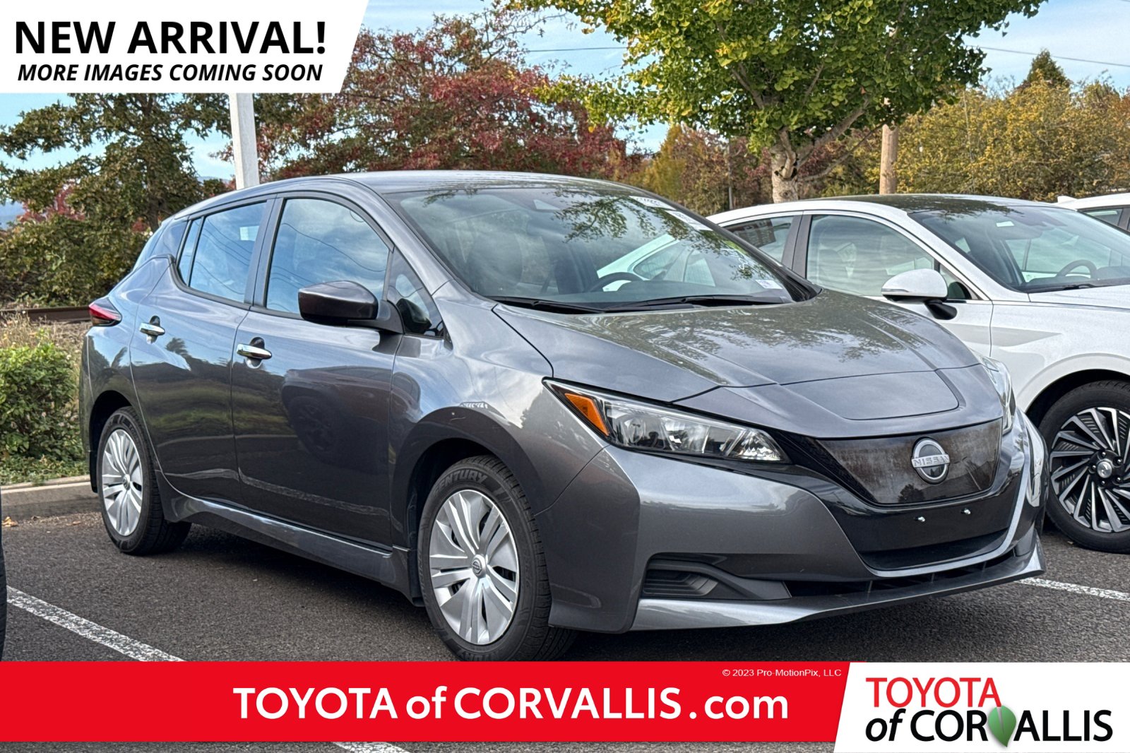 Used 2025 Nissan Leaf S FWD image 1