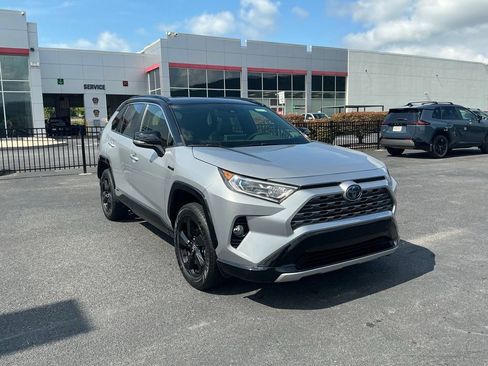 Used 2020 Toyota RAV4 XSE w/ All Weather Liner Package AWD/4WD image 3
