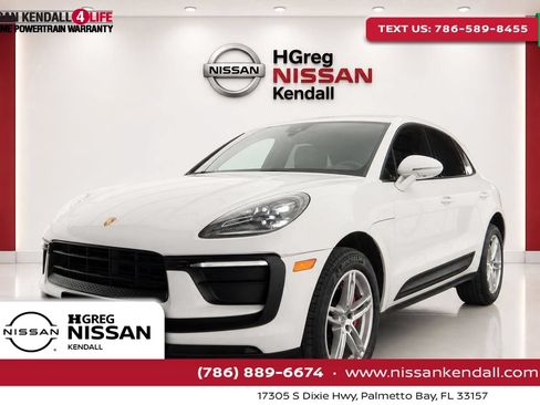 Used 2022 Porsche Macan AWD/4WD image 1