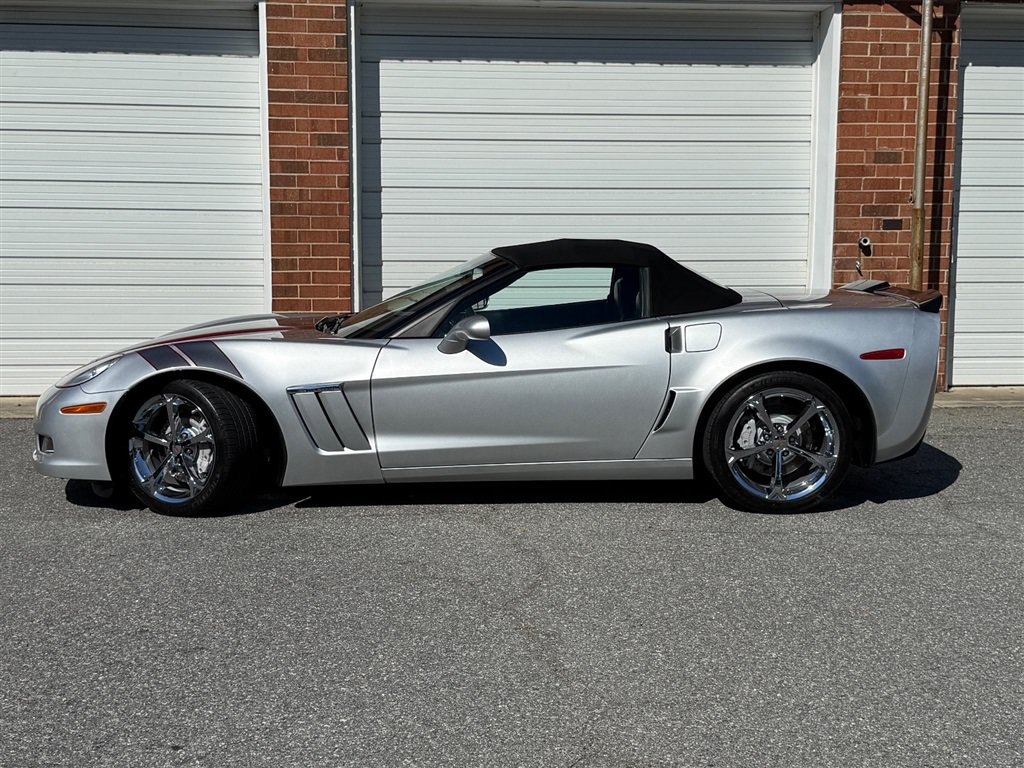 Used 2011 Chevrolet Corvette Grand Sport w/ Preferred Equipment Group RWD image 4