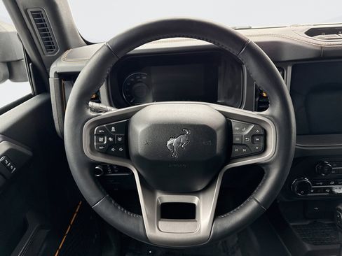 Used 2024 Ford Bronco Badlands image 12