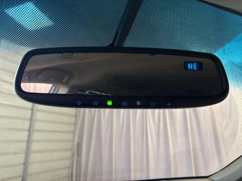 Used 2017 Toyota Sienna LE image 24