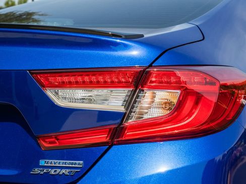 Used 2022 Honda Accord Sport image 6