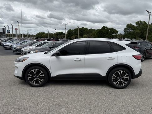 Used 2022 Ford Escape SE w/ SE Sport Appearance Package FWD image 8
