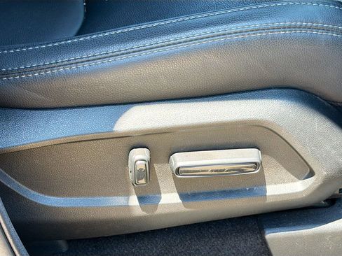 Used 2025 Honda Pilot EX-L image 29