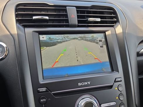 Used 2018 Ford Fusion Titanium FWD image 26