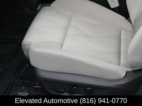 Used 2024 Nissan Rogue SV AWD/4WD image 16